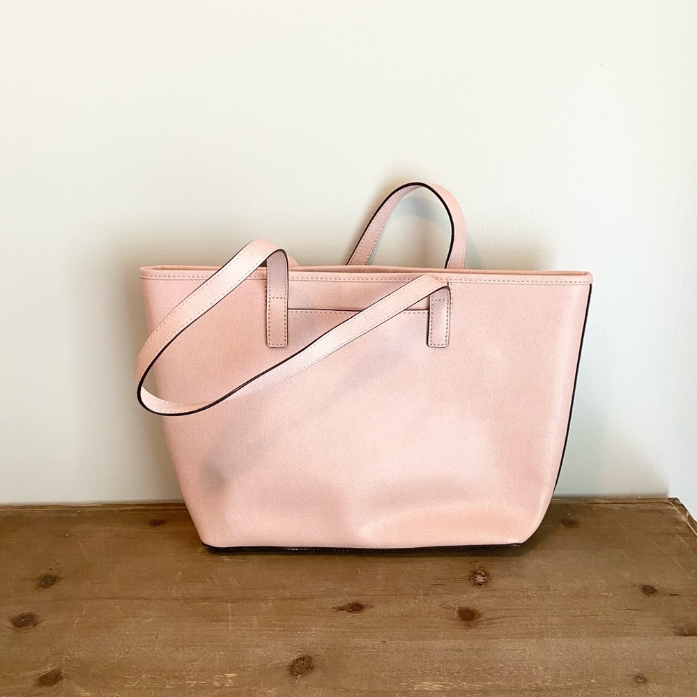 Michael Kors Jet Set Leather Tote - Picture 5 of 8